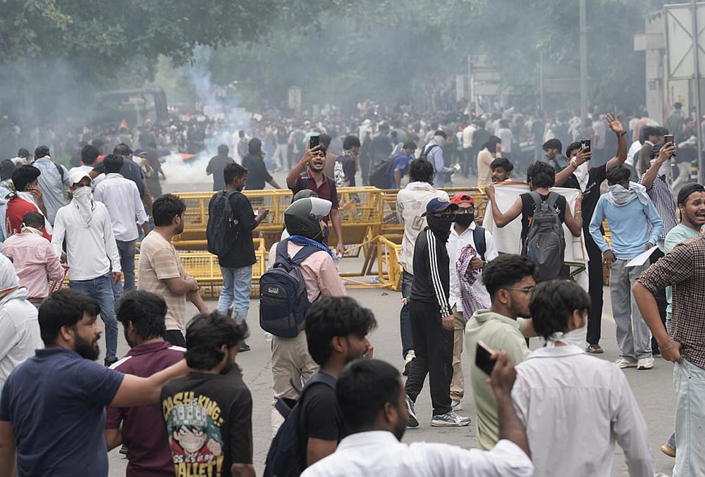 Police lathicharge in Delhi