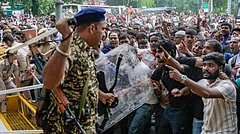 CJP Protest in Delhi LIVE: Security personnel stop Cockroach Janata Party (CJP) supporters as they raise slogans during a protest march in New Delhi, - Money Sharma
