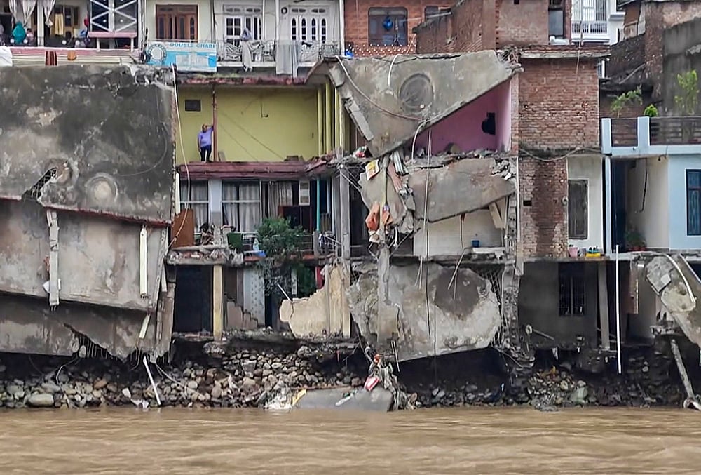 Cloudburst damages houses in Kashmir