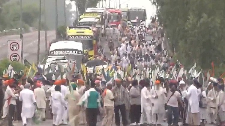 Haryana Police Seals Shambhu Border Point as Farmers Head to Delhi for Kisan Mahapanchayat - null