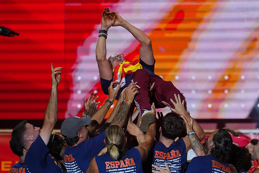 Spain’s World Cup winning soccer team returned home