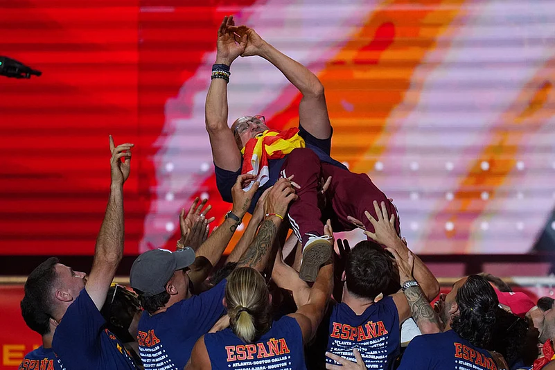 Spain’s World Cup winning soccer team returned home