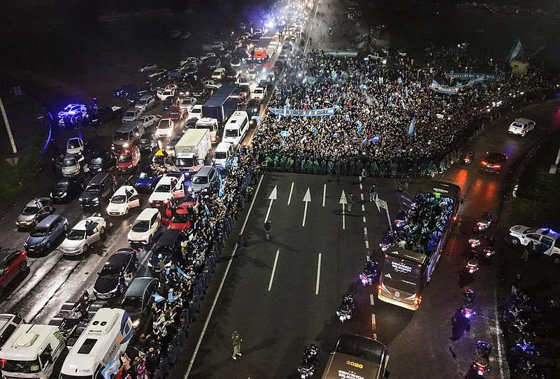 Emotional Homecoming Argentina Fans Welcome Their World Cup Heroes-