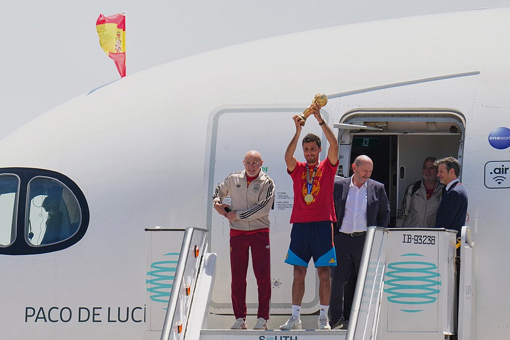 Spain’s World Cup winning soccer team returned home