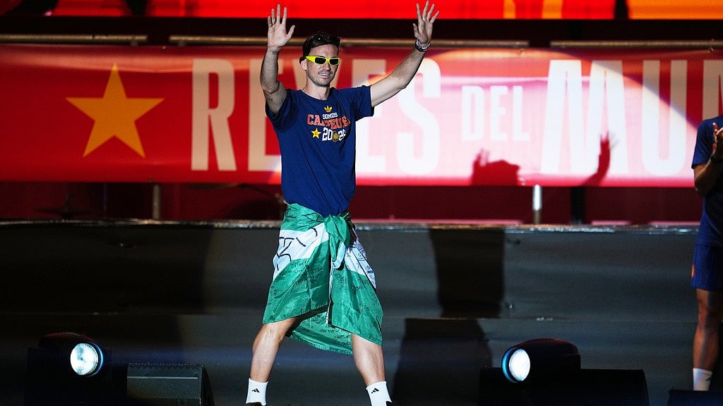 Spain's Fabian Ruiz waves during celebrations of the national team at Cibeles Square in Madrid on Monday, July 20, 2026, after Spain defeated Argentina in the World Cup final in East Rutherford. - Manu Fernandez/AP Photo