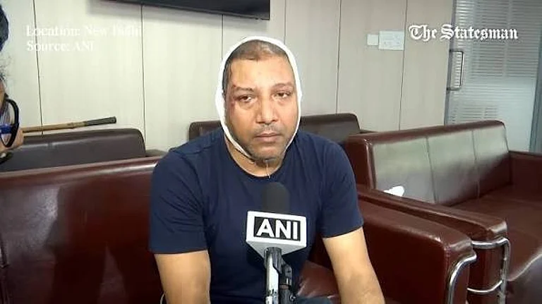 Inspector Injured in Attack by Protesters Near Jantar Mantar: Delhi Police - null