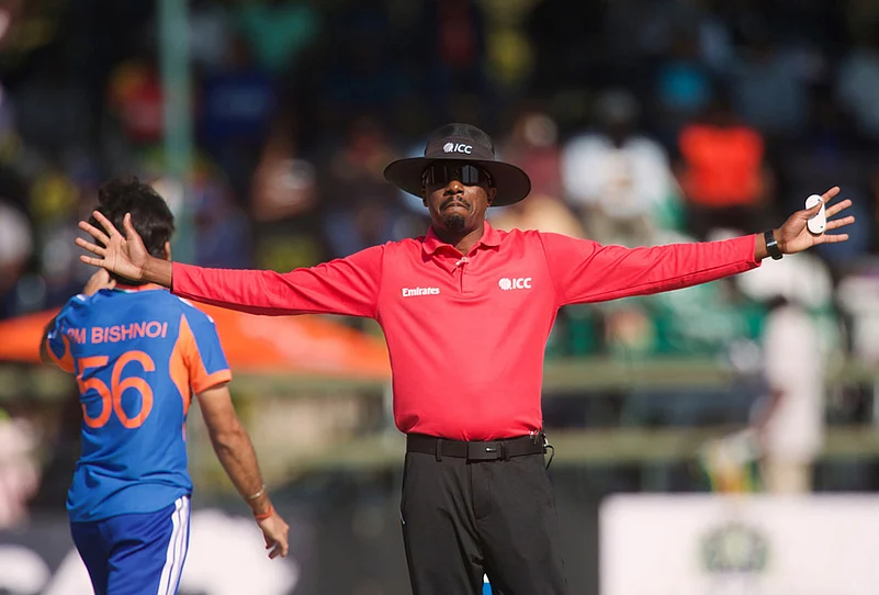 Zimbabwe vs India T20 Cricket match highlights-Umpire Percival Sizara of Zimbabwe