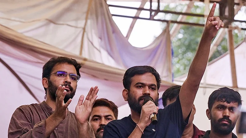 CJP Dipke addresses media amid protest over paper leak at Jantar Mantar