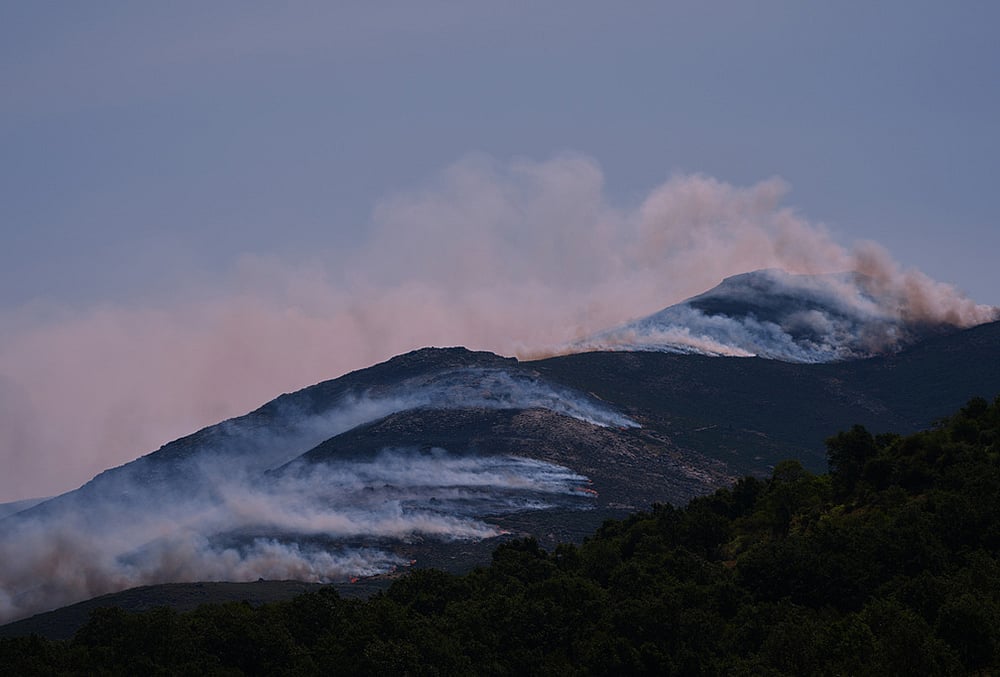 Wildfire smoke plumes pictures