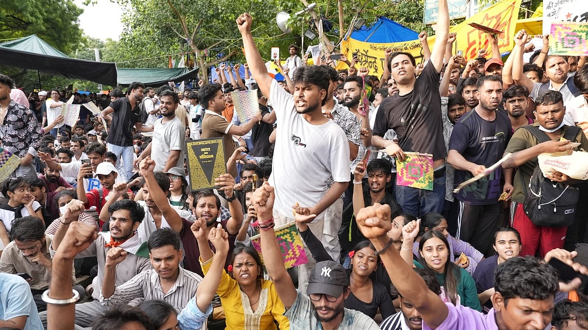 Protesters raise slogans during the Cockroach Janta Party-led demonstration - Outlook India