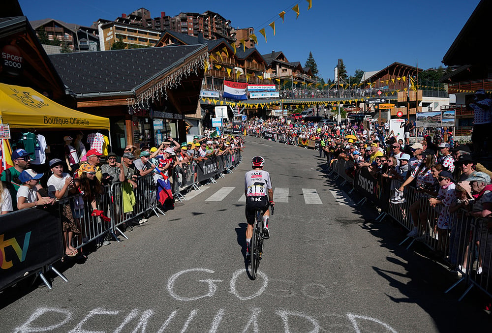 Tadej Pogacar Alpe dHuez pictures and highlights