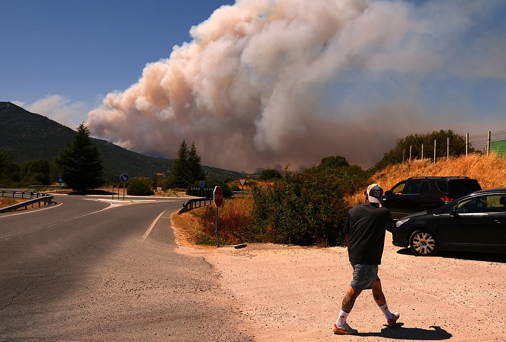 Burgohondo Spain fire smoke