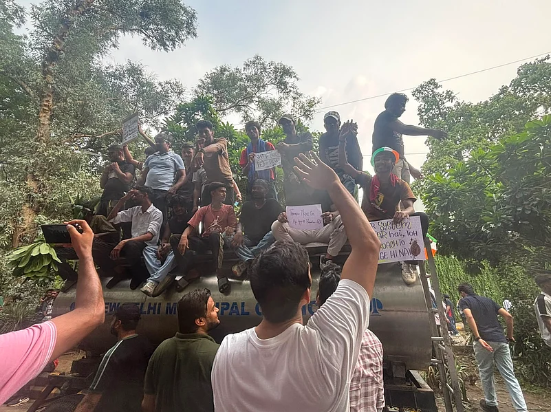 Celebration after Dharmendra Pradhans resignation