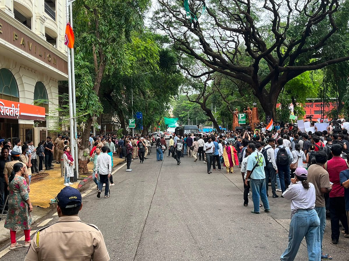 People Collecting Near Shivaji Park For Protest  - null