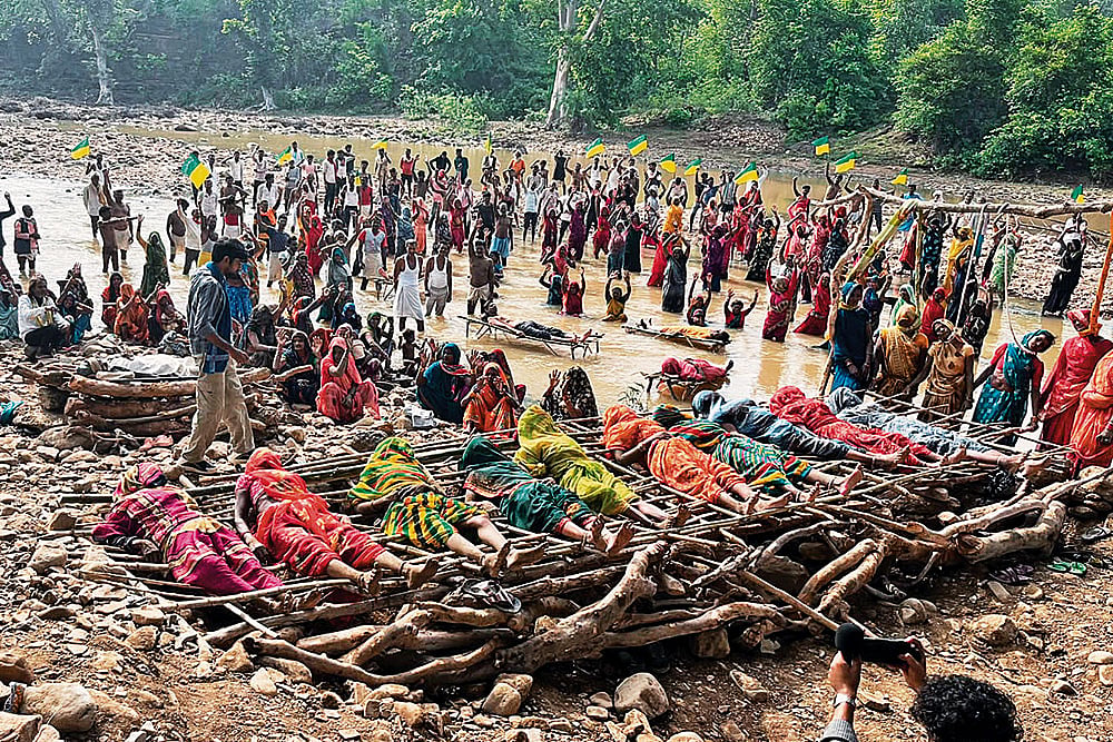 A symbolic funeral pyre protest staged by villagers in the Ken-Betwa Basin