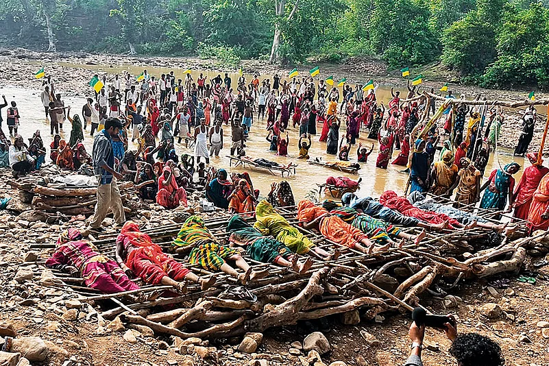 A symbolic funeral pyre protest staged by villagers in the Ken-Betwa Basin