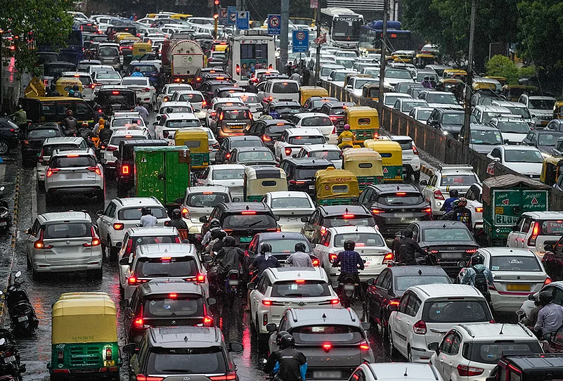 Delhi traffic jam route diversion news