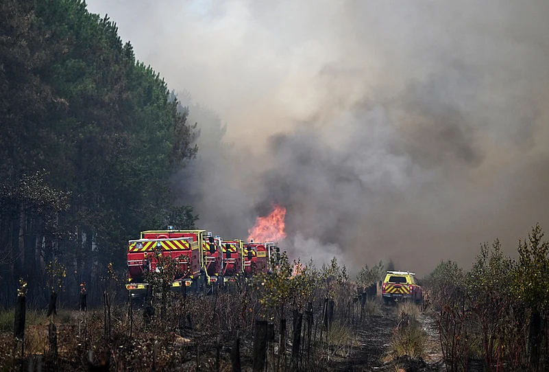 Fast-moving wildfires Spain France