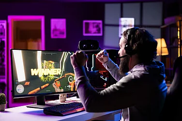 แนวโน้มเทคโนโลยีที่พลิกโฉมวงการเกมออนไลน์: ปัญญาประดิษฐ์ (AI), ข้อมูล, บล็อกเชน และความปลอดภัยทางไซเบอร์
