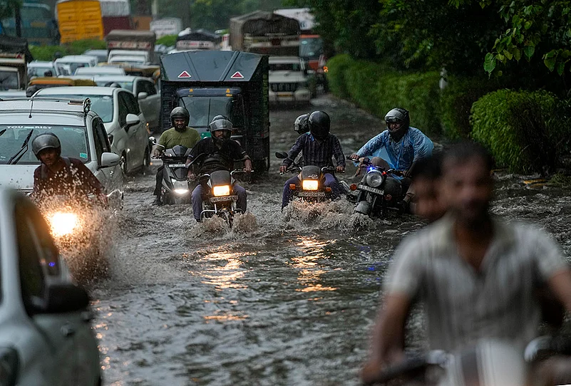 Photo gallery on Monsoon rain in Delhi