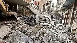 Four-Storey Building Tilts in East Delhi's Geeta Colony, All Residents Evacuated - null