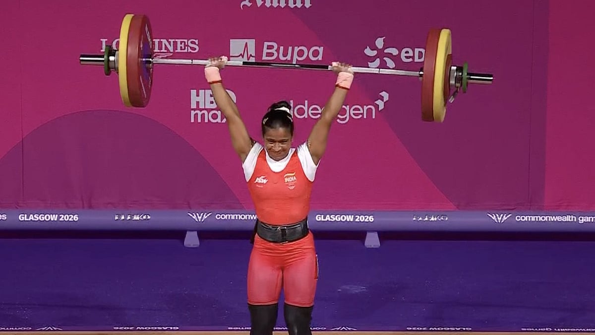 India's Gyaneshwari finishes second in an entertaining Women's 53kg weightlifting final. - X