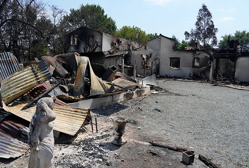 Mass evacuations Bordeaux and Madrid