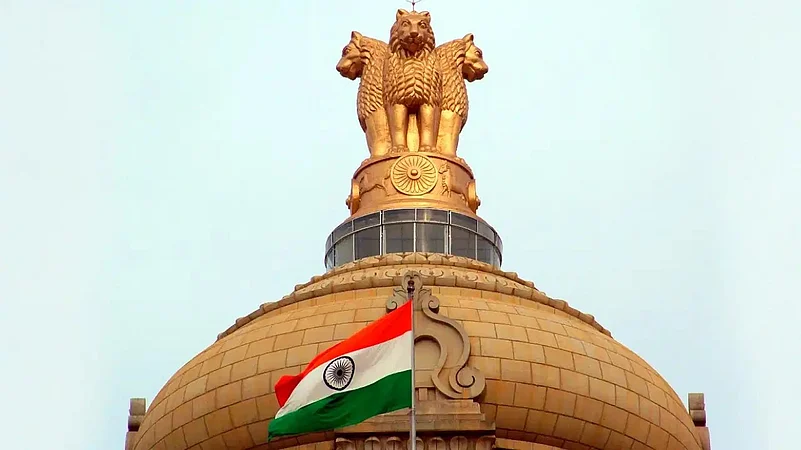 SC Gate Par Kya Lagana Hai, Hum Dekh Lenge: CJI Dismisses Plea on Ashok Chakra Emblem