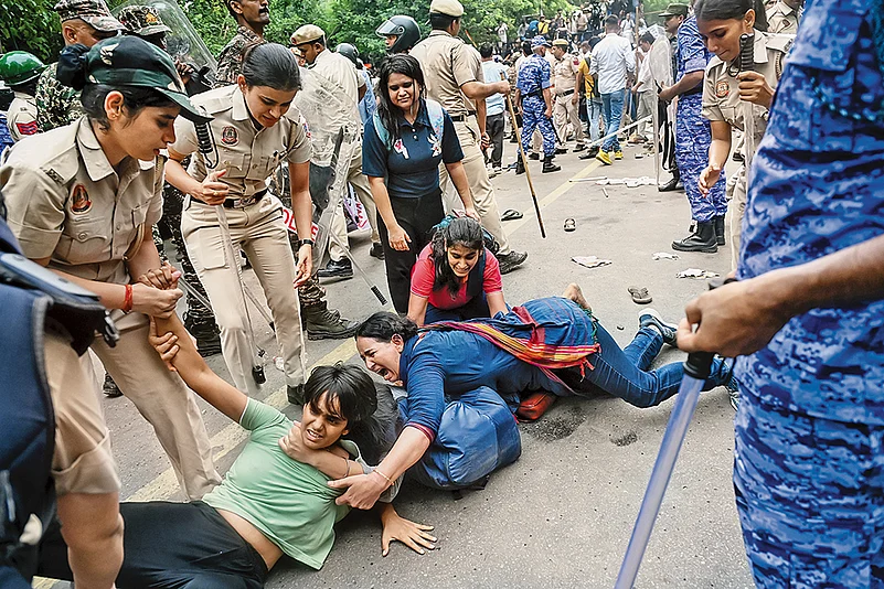 On July 20, police used excessive force on protesters, resulting in many sustaining injuries