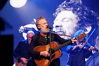 Oscar-Winning Irish Musician Glen Hansard Dead At 56
X : Glen Hansard