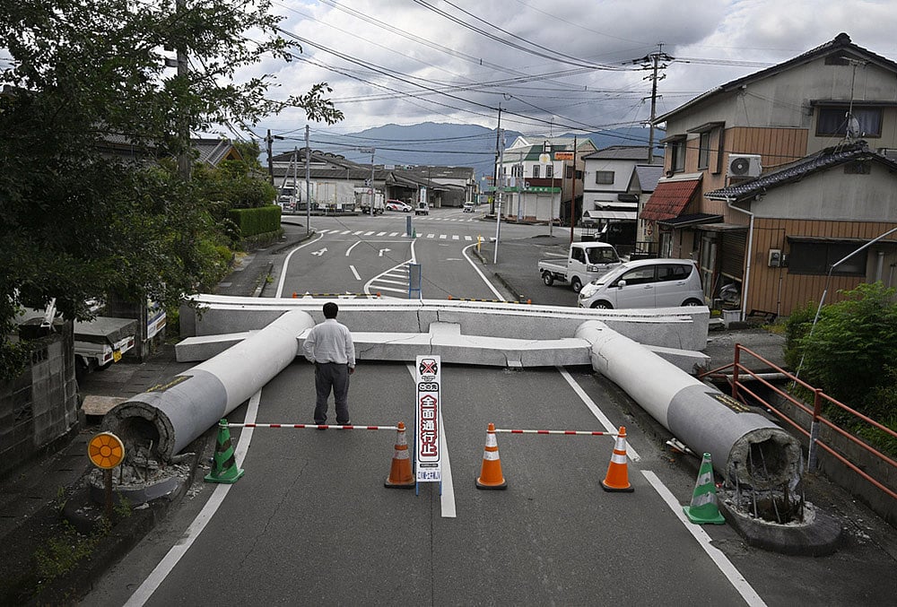 Japan Earthquake photos