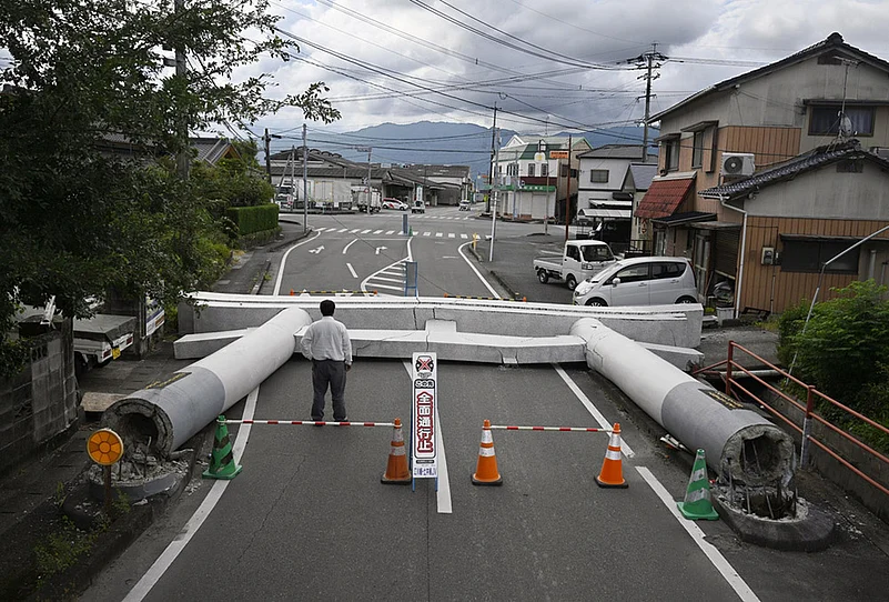 Japan Earthquake photos