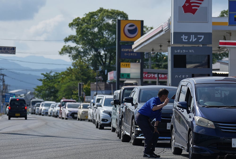 Southwestern Japan earthquake pictures