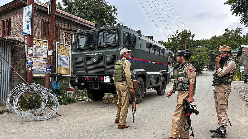 J-K Police Attaches Properties of 5 LeT Terrorists Operating from Pakistan