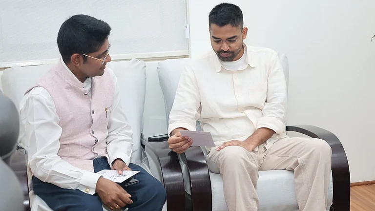 Deepak Prakash (R) - X/ @Deepak Prakash