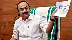 Satheesan Announces Rs 1,000 Hike in Onam Festival Bonus for Lottery Workers - S.Gopakumar
