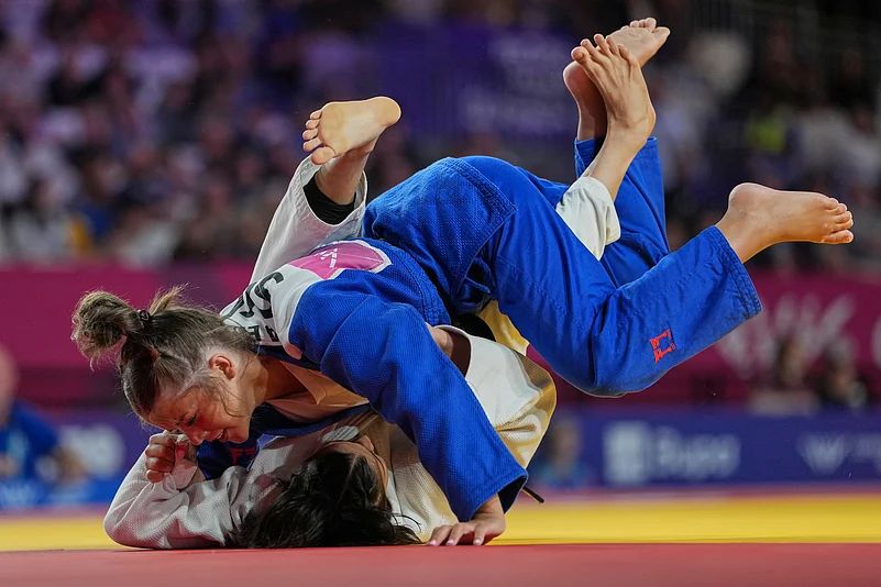 Asmita Dey bottom Glasgow Commonwealth Games 2026 Womens 48kg judo quarter-final AP Photo