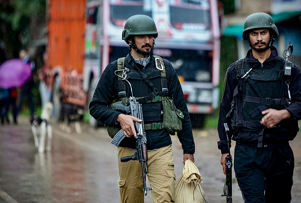 Security personnel conduct search operation in Kulgam 