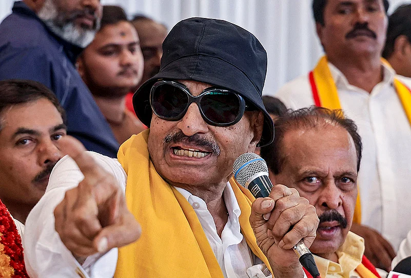 Kannada activist Nagaraj announces statewide bandh over Cauvery issue