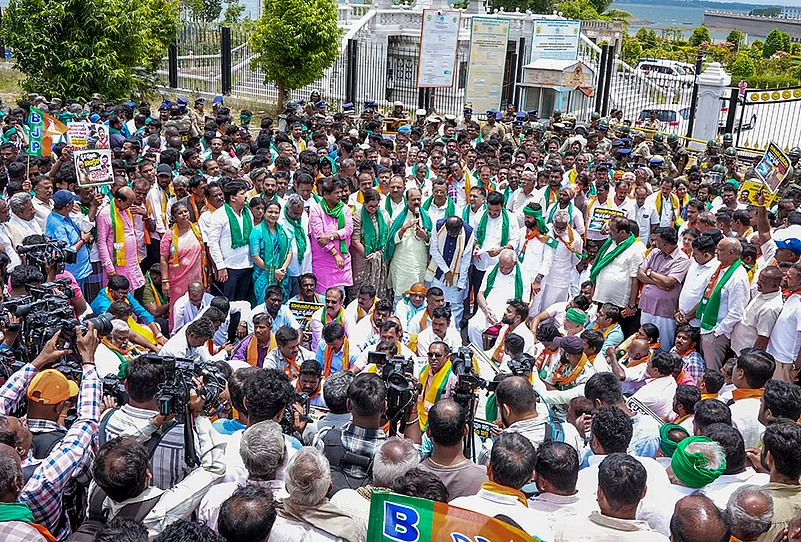 BJP workers protest against Cauvery order