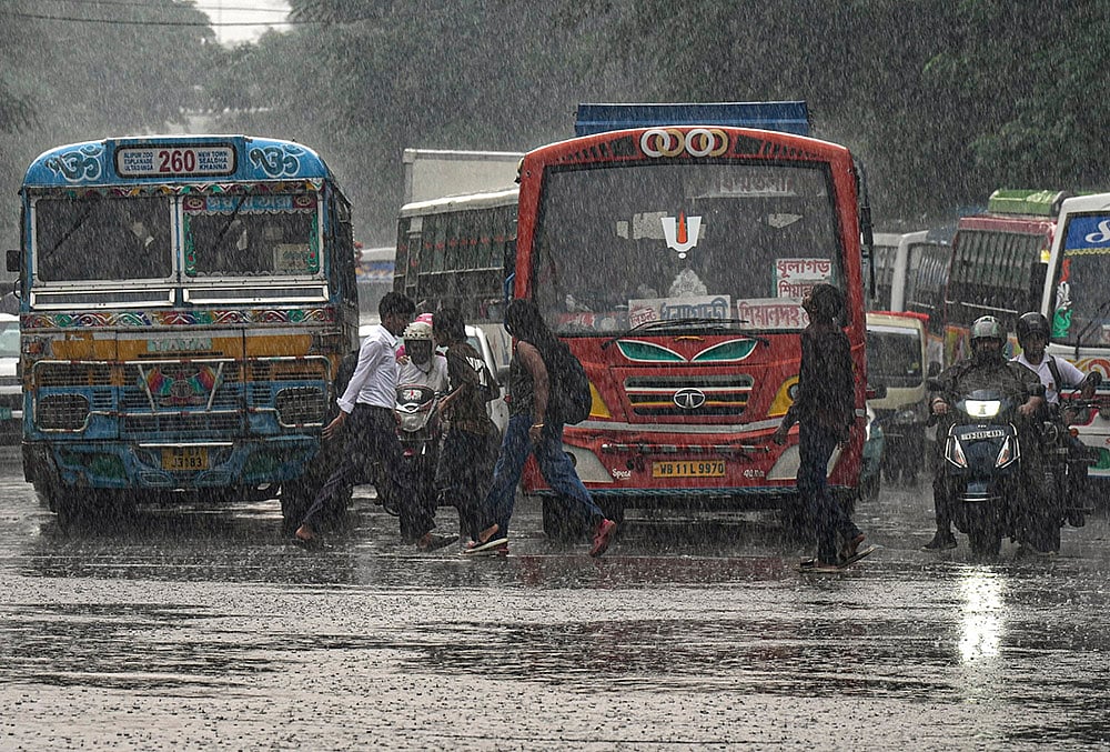 Weather: Monsoon rain in Kolkata