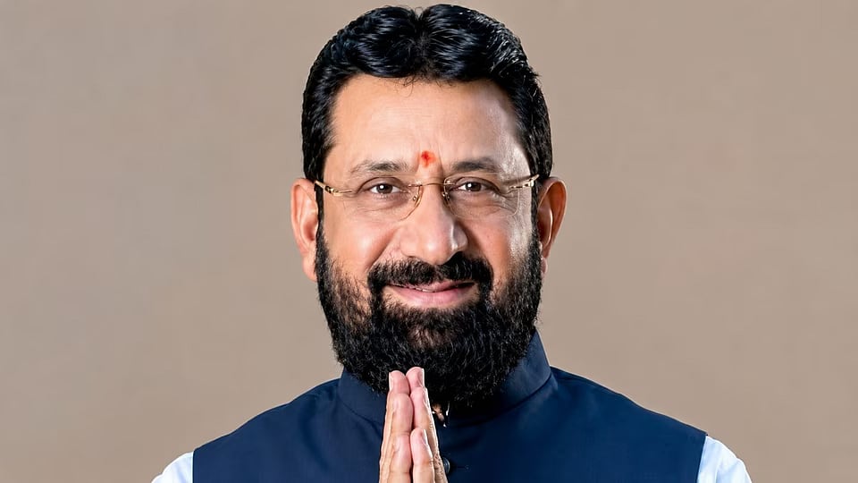 BJP Leader Vijay Chaudhary Resigns Over Leaked Audio Tapes in Maharashtra
 - null