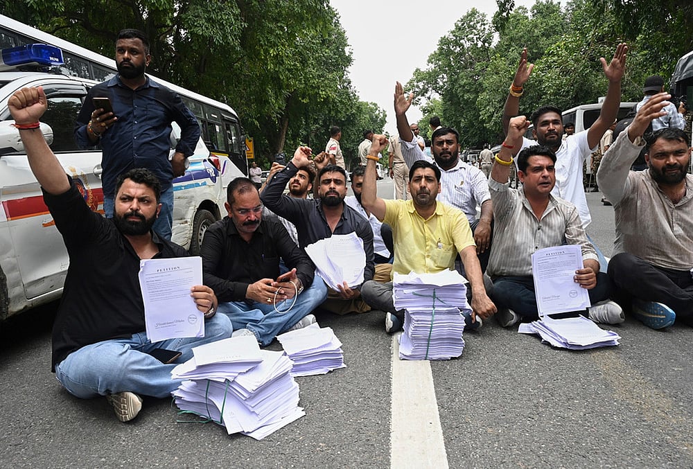 Delhi transport strike E20