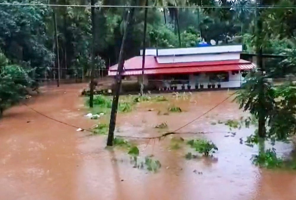 Heavy rainfall in Kerala-Kannur flooding