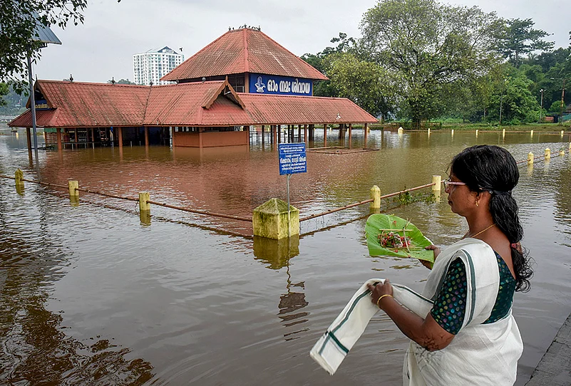Heavy rainfall in Kerala-Aluva Siva Temple flooded