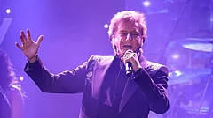 Barry Manilow cancels his concert in Lexington, Kentucky - X