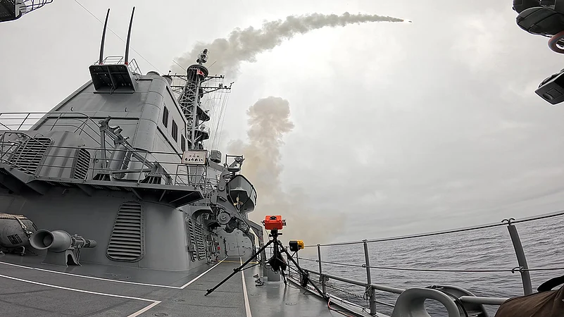 Japan Maritime Self-Defense Force destroyer JS Chōkai - Tomahawk Missile Test