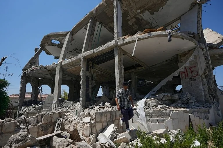 Israel launched retaliatory strikes as Israeli and Lebanese officials continued security talks in Rome. - X