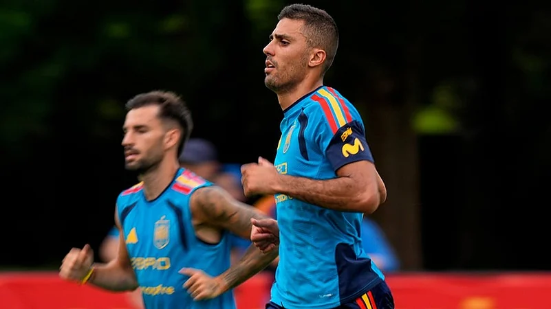 Barcelona Hijack Real Madrids Pursuit Of Rodri? Manchester City Star Faces Big Choice