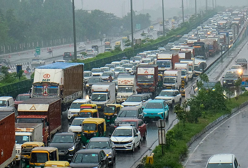 Weather: Traffic amid rain in Gurugram